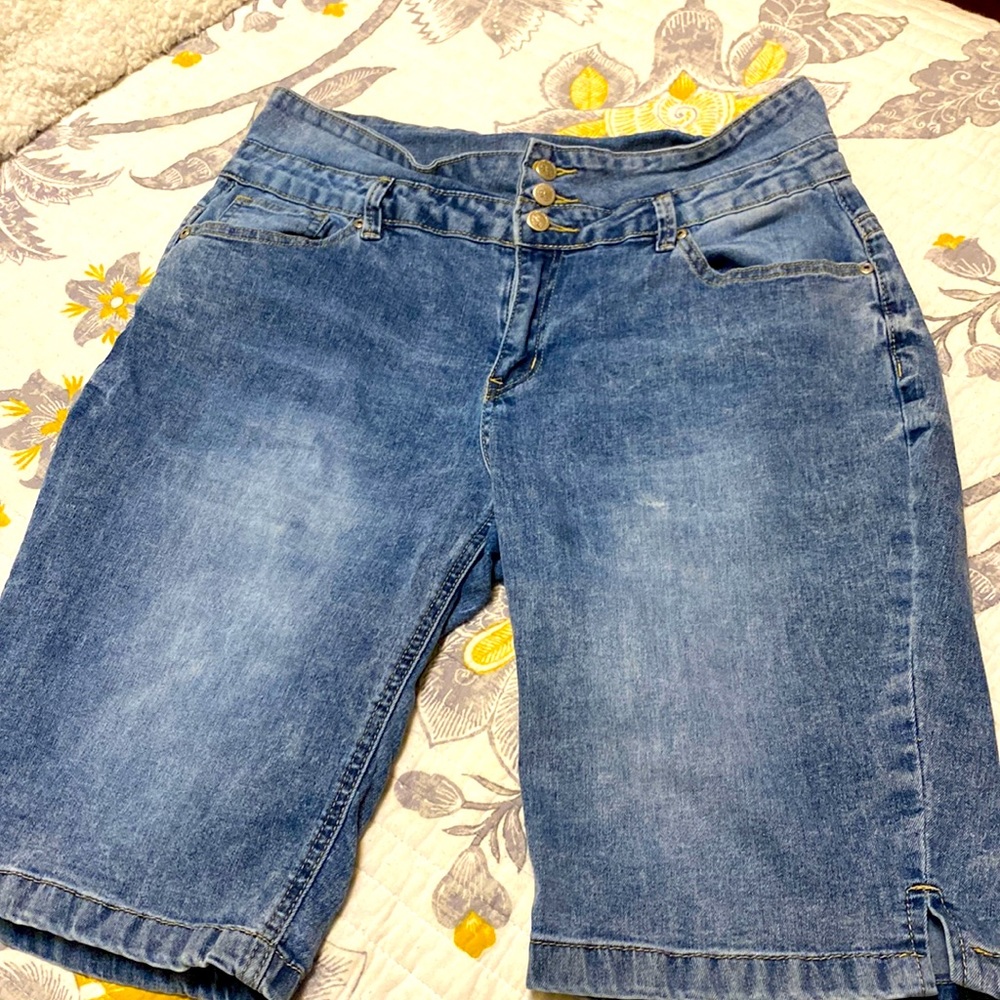 Suzanne Betro high waist Bermuda shorts…sz14